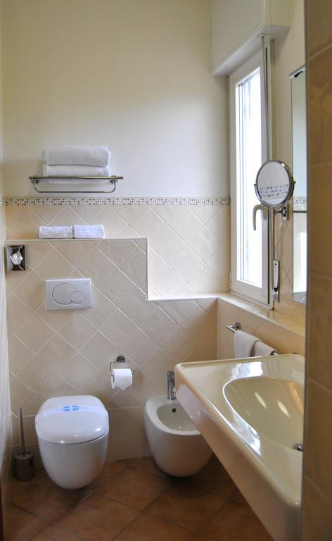 Hotel Aquila Castelfranco Emilia Room photo